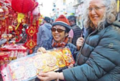 海外过年成新风中国年轻人引领春节旅行潮
