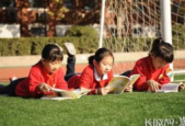 春天校园里的阅读时光