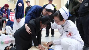 小伙急救抓住黄金分钟这些救命技能要掌握  第1张
