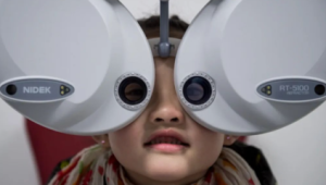 孩子太早戴近视镜会加重近视是真是假  第1张